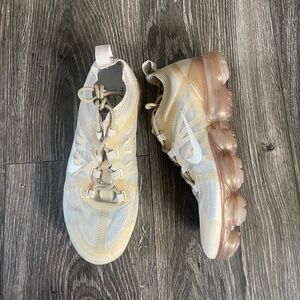 Nike air vapormax 2019 white gold size womens 7/  mens5.5